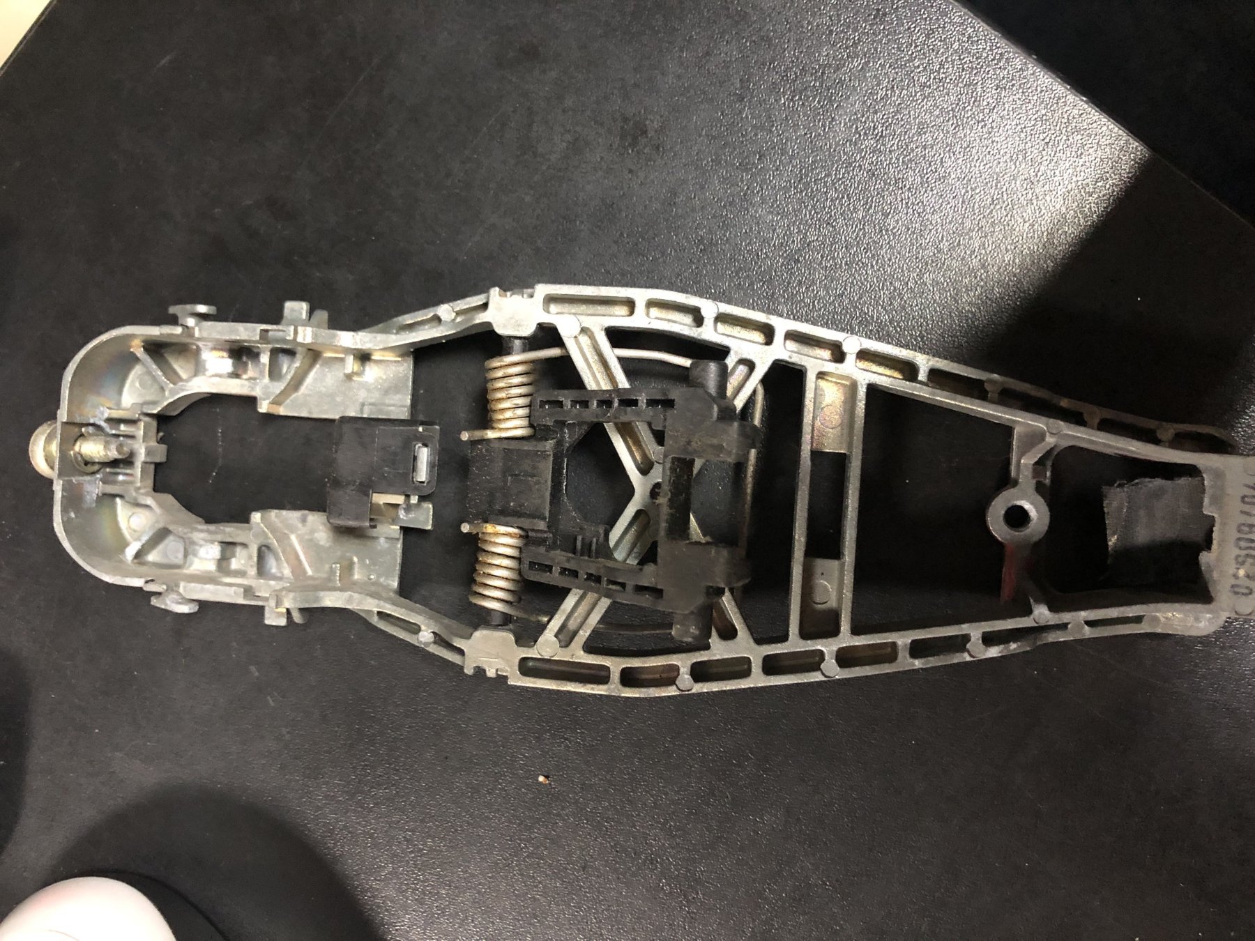 Ручка двері наруж. перед лев vw touran 03-10 Volkswagen Caddy III (2004-2015) 1T0837885