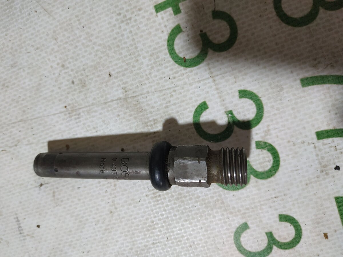 Форсунка паливна Volkswagen Golf II 1983-1992 0437502045