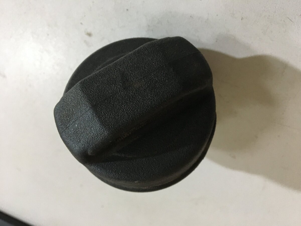 пробка паливного бака Volkswagen Golf III (1991-1999) 191201553A