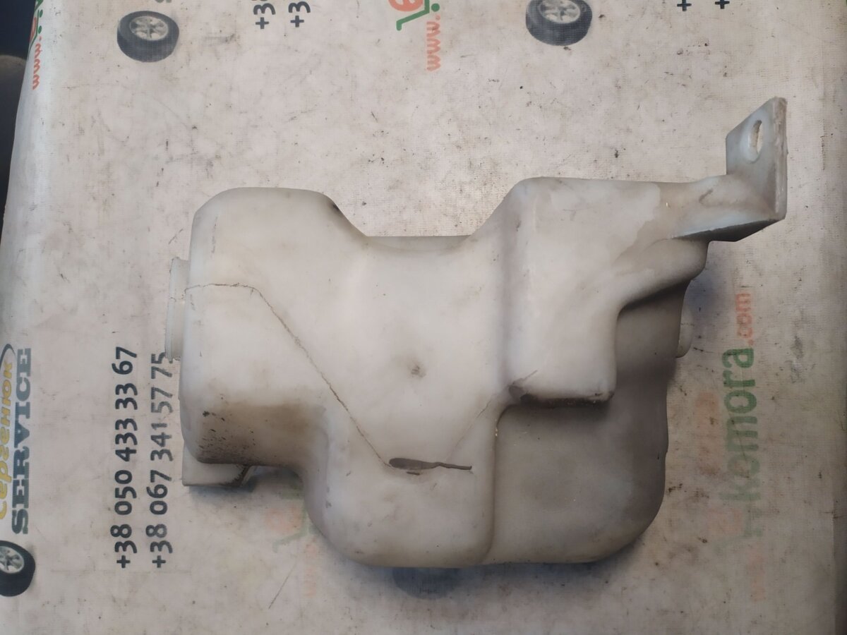 Бачок омивача шкода октавія тур Volkswagen Golf IV (1997-2006) 1J0955453B