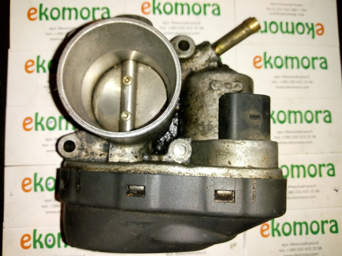 блок дросельної заслінки; заслінка повітряна; дросільна заслінка в зборі Volkswagen Golf IV (1997-2006) 036133062