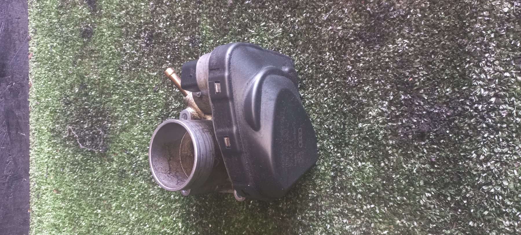 Дросельна заслонка Volkswagen Golf IV (1997-2006) 036133062