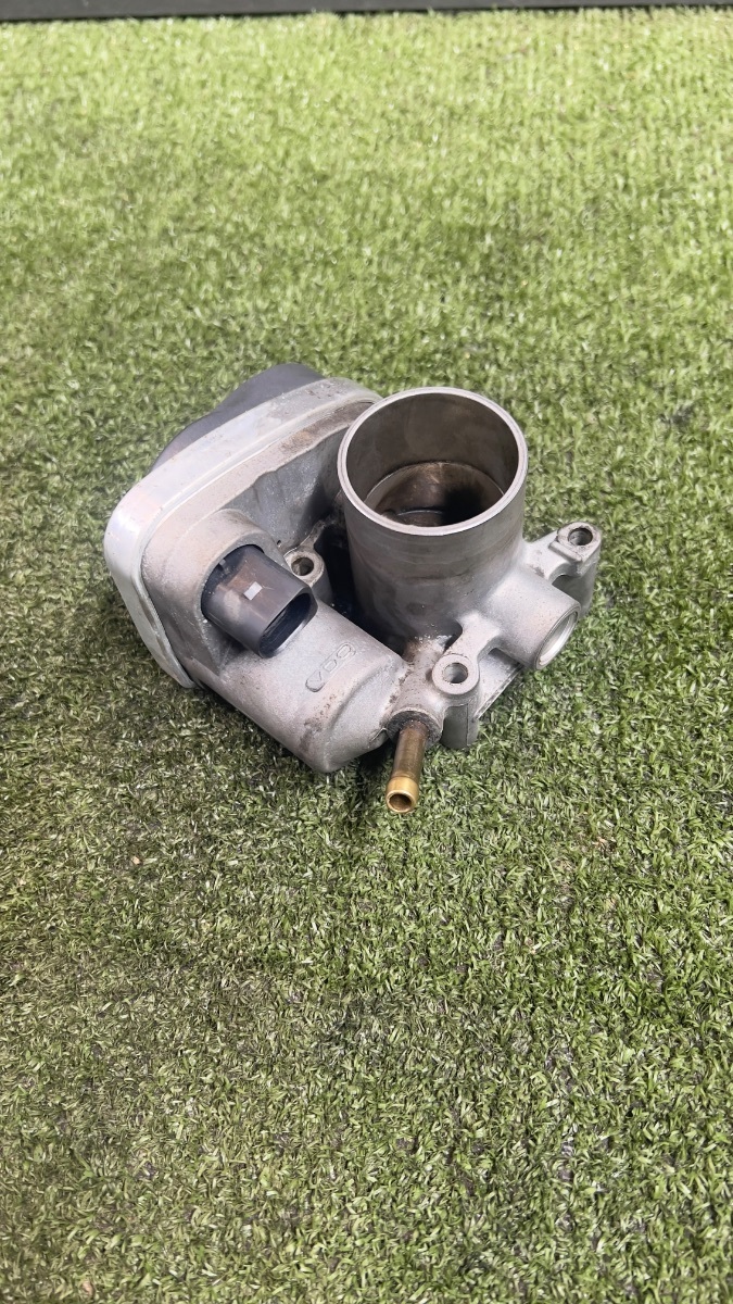 Дроссельна заслінка Volkswagen Golf IV (1997-2006) 036133062L