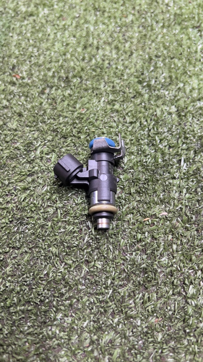 Форсунка паливна Volkswagen Golf IV (1997-2006) 036906031G