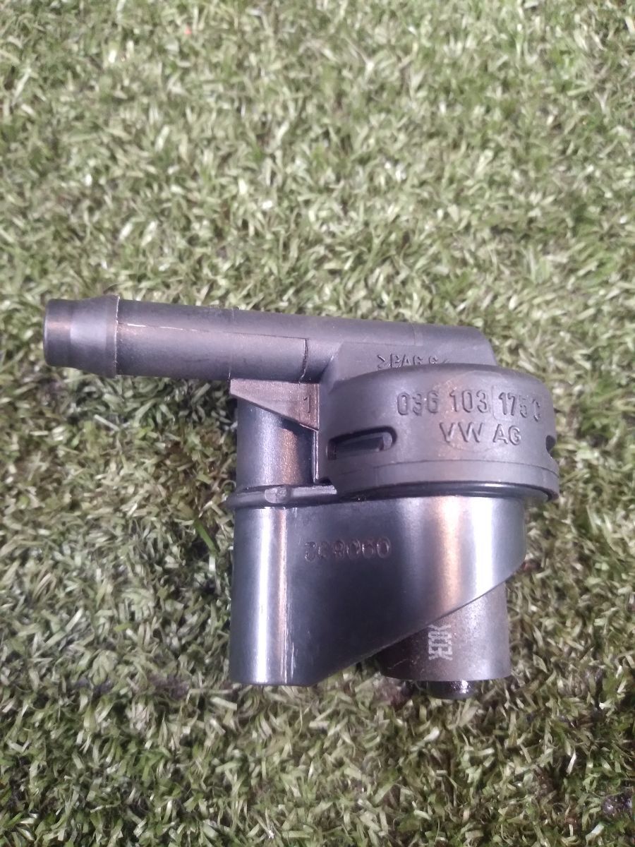 Клапан вентиляції картеру Volkswagen Golf IV (1997-2006) 036103175C