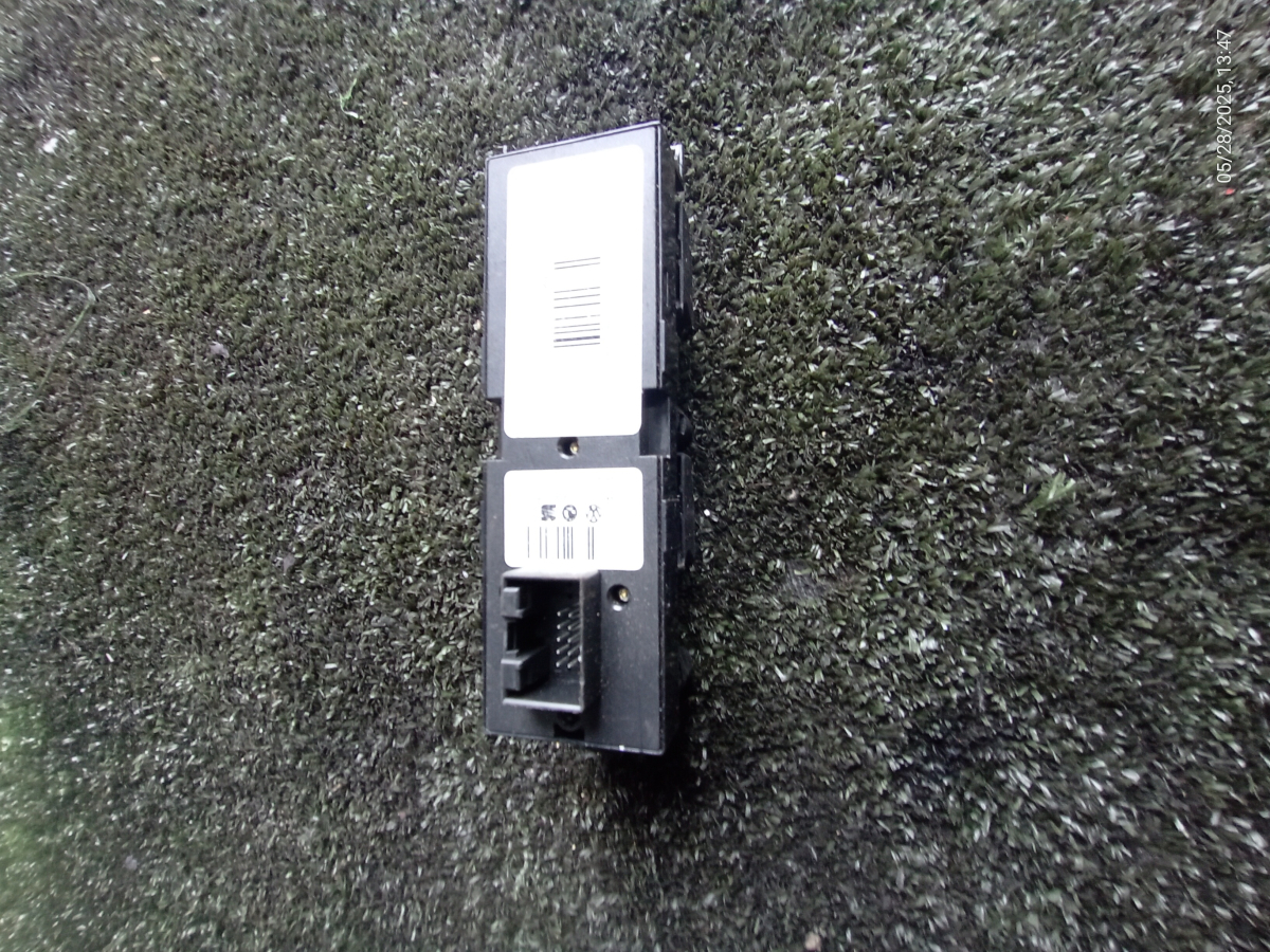 Кнопка управління вікном Volkswagen Golf IV (1997-2006) 1J4959857D