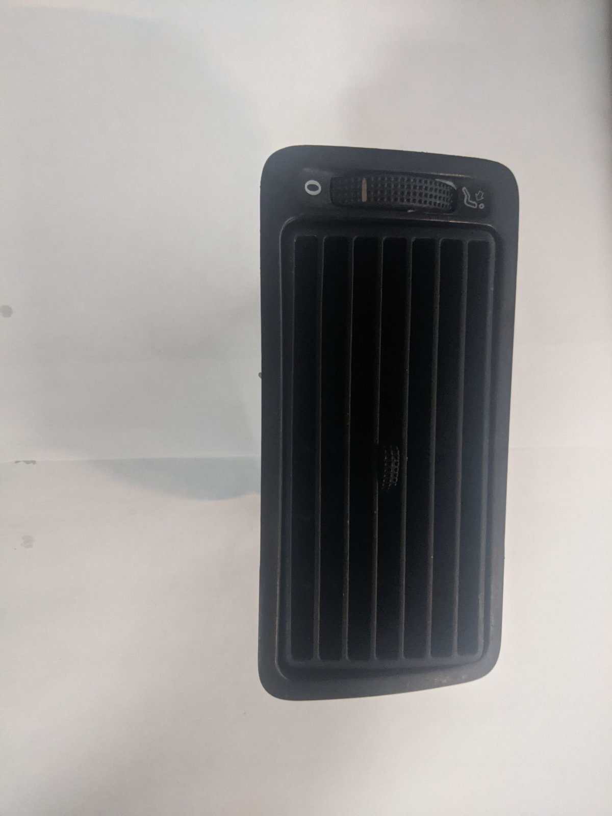 Корпус дефлектора правого Volkswagen Golf IV (1997-2006) 1J1819704C