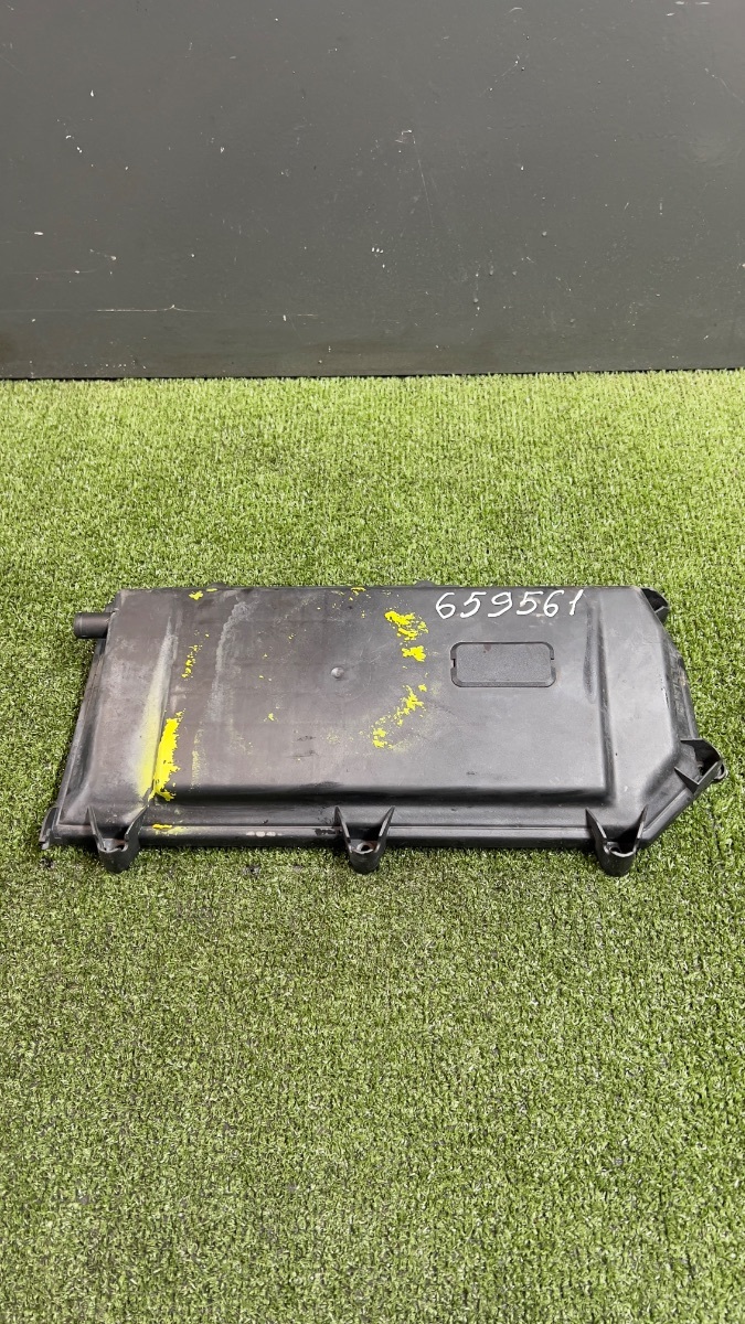 Корпус повітряного фільтра (верхня частина) Volkswagen Golf IV (1997-2006) 036129611AM