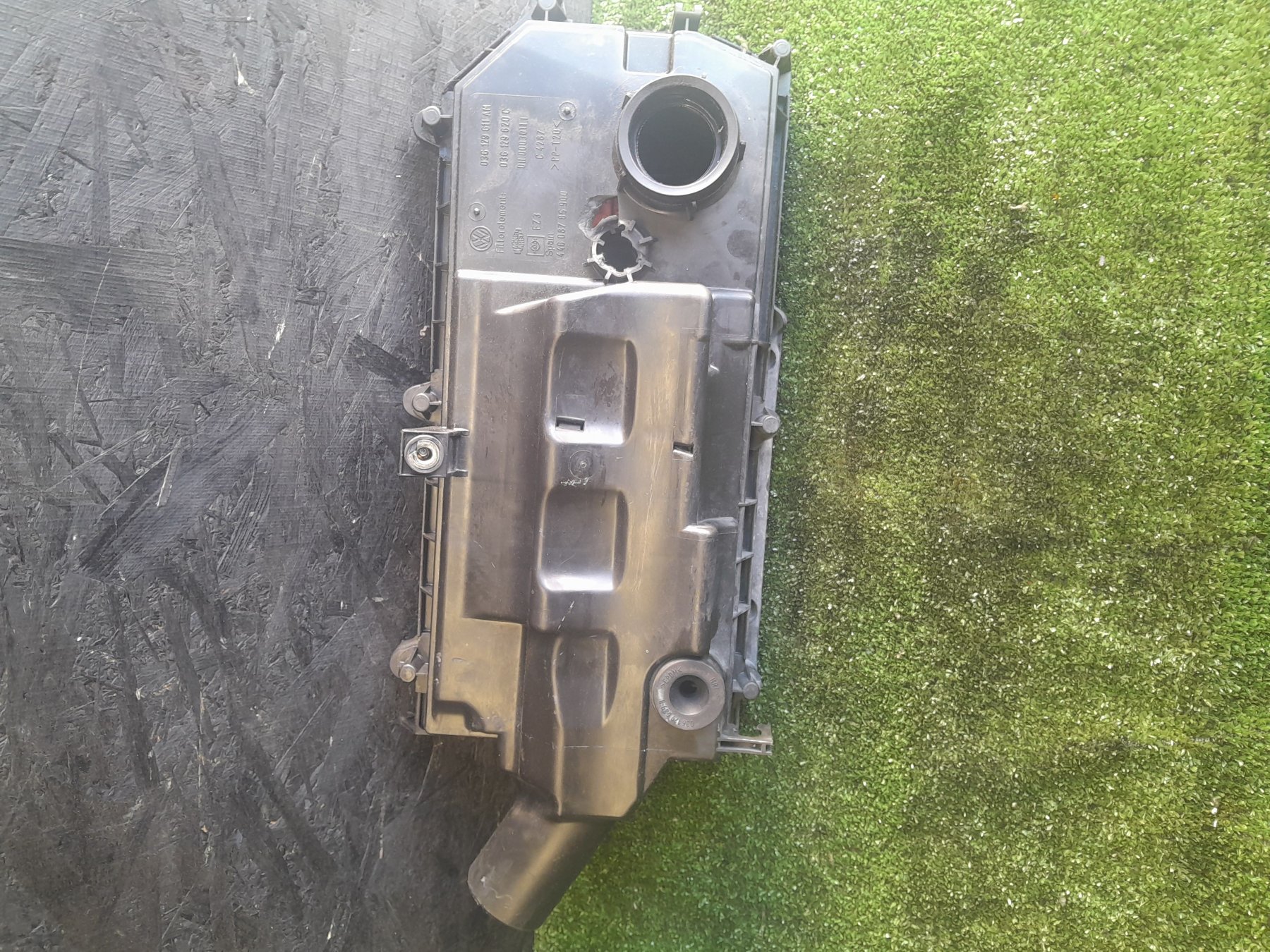 Корпус повітряного фільтра Volkswagen Golf IV (1997-2006) 036129611AM