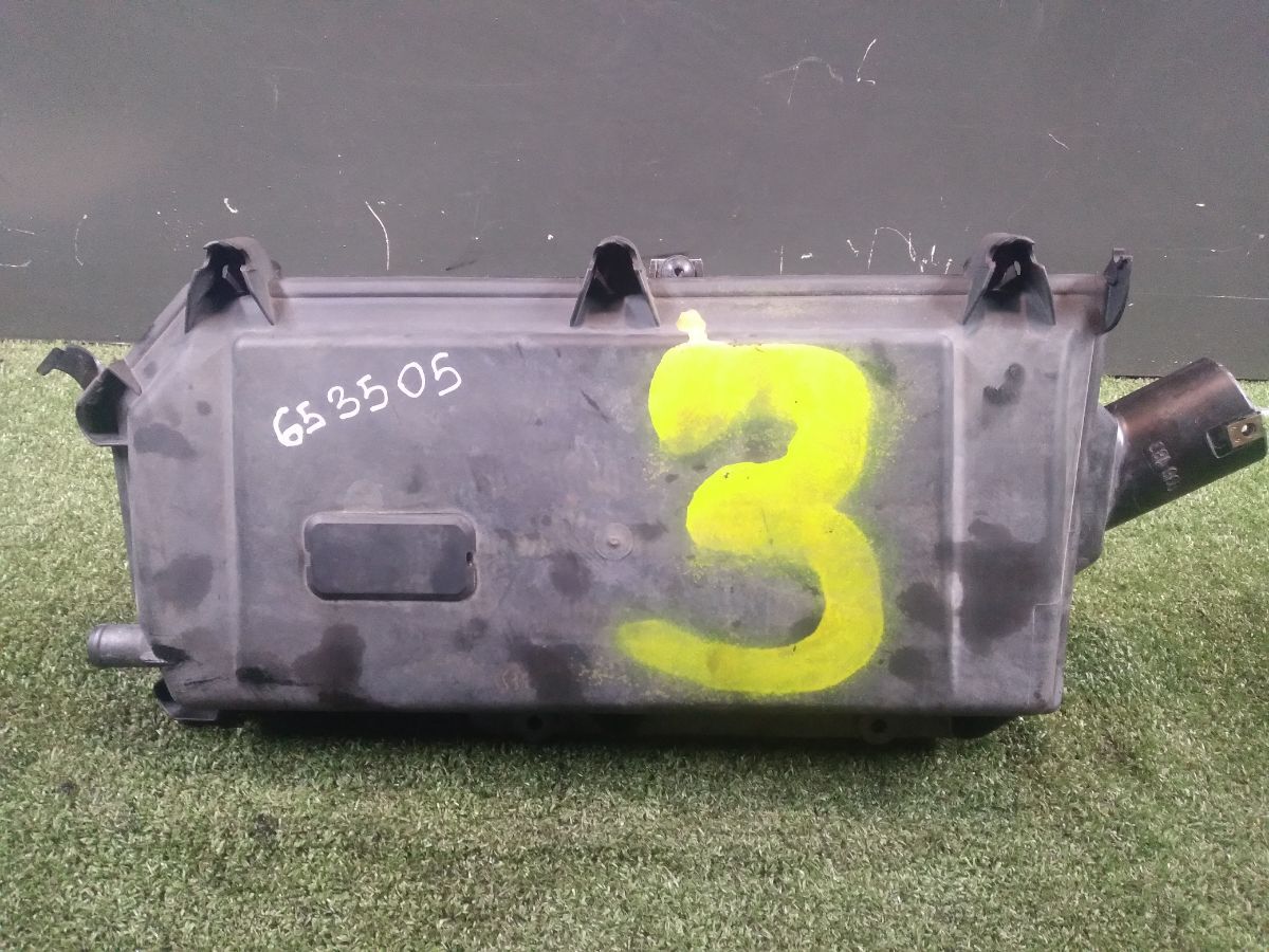 Корпус повітряного фільтра Volkswagen Golf IV (1997-2006) 036129611BD