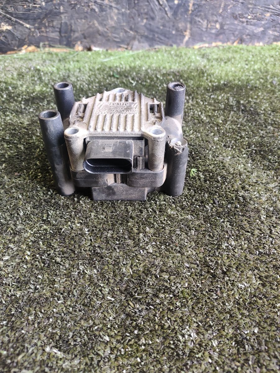 Котушка запалювання Volkswagen Golf IV (1997-2006) 032905106B