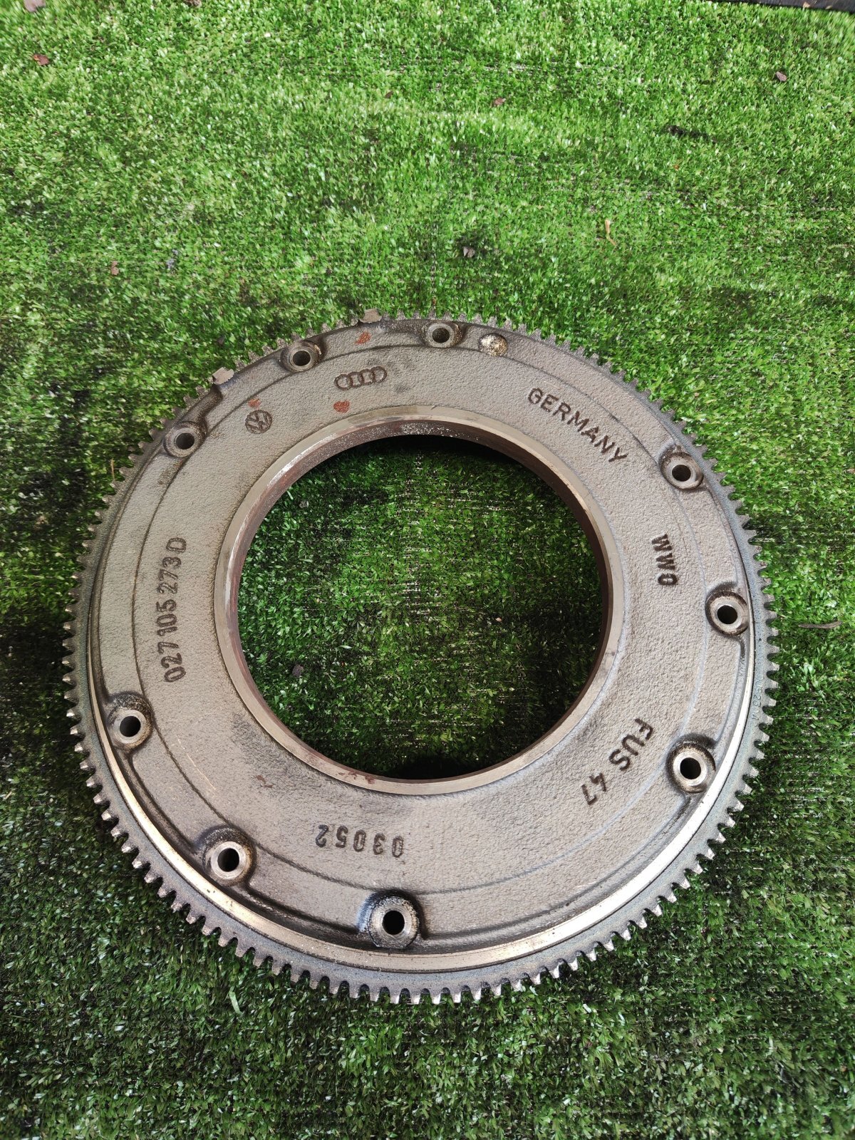 Маховик двигателя Volkswagen Golf IV (1997-2006) 027105273D