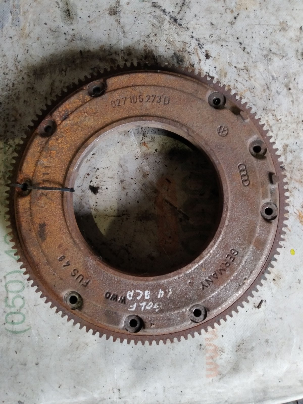 Маховик двигателя Volkswagen Golf IV (1997-2006) 027105273D