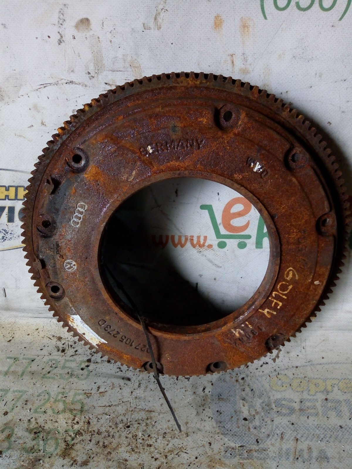 Маховик двигателя Volkswagen Golf IV (1997-2006) 027105273D