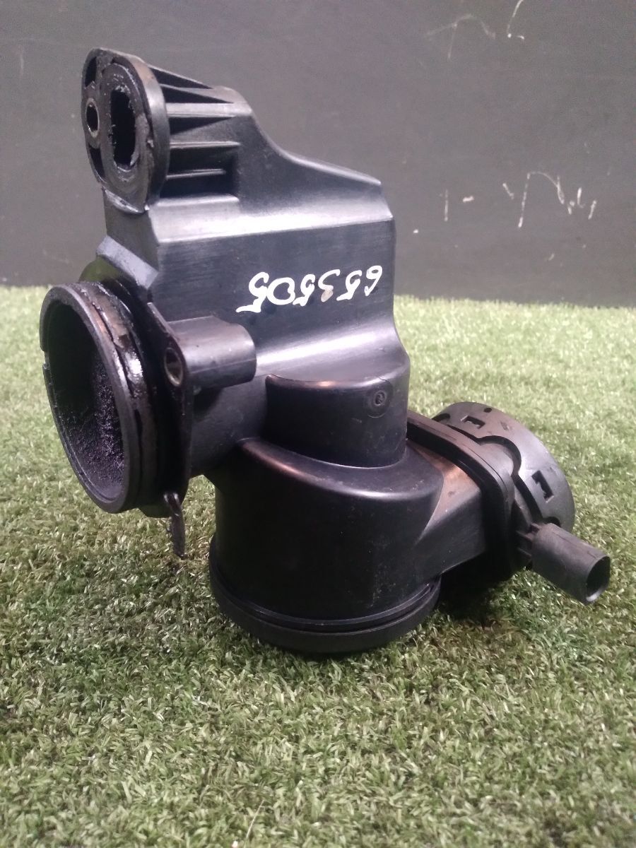 масловідокремлювач (сепаратор) системи вентиляції картера Volkswagen Golf IV (1997-2006) 036103464AD