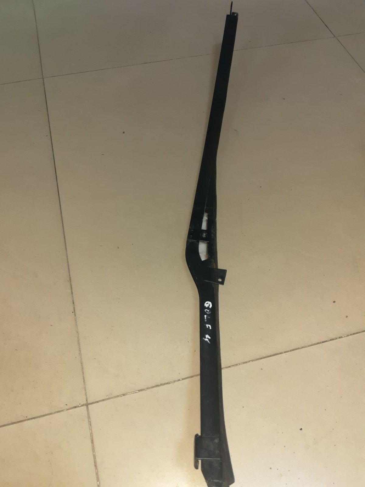 Направляющая стекла зл Volkswagen Golf IV (1997-2006) 1J6839409A03C