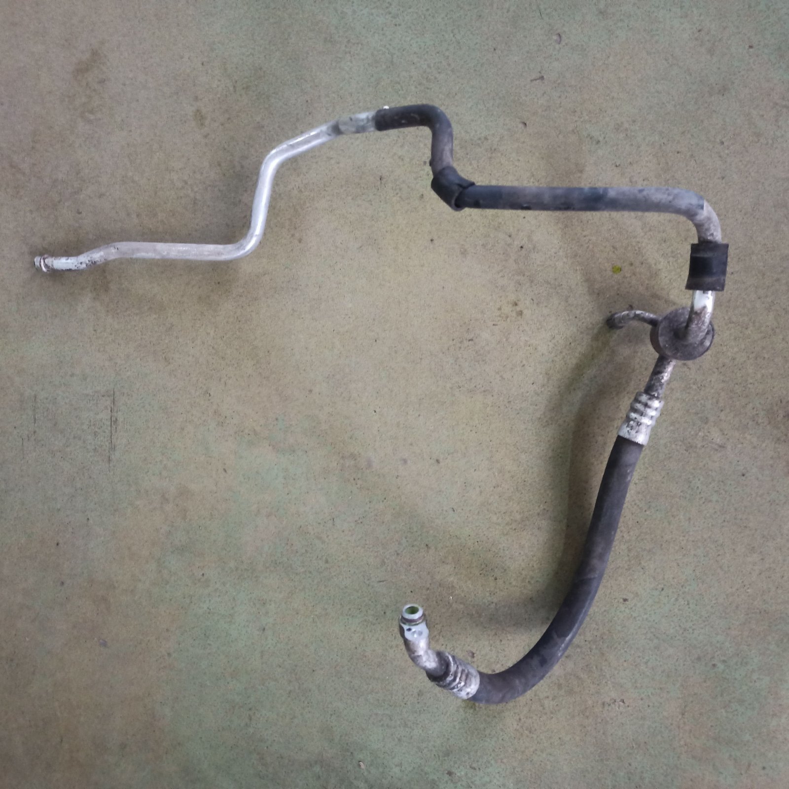 (не постачається) трубопровiд кондицiонера Volkswagen Golf IV (1997-2006) 1J1820743D