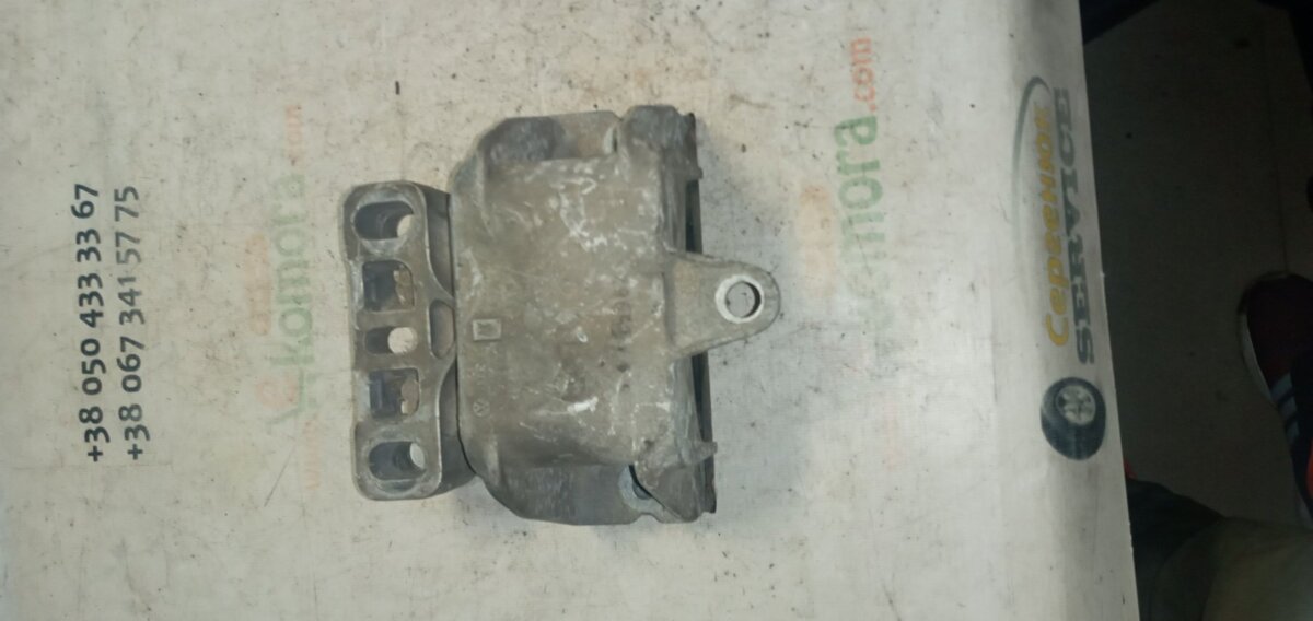 опора коробки передач; опора кпп; підвіска кпп; подушка коробки передач; подушка кпп; подушка трансмісії (опора коробки передач) Volkswagen Golf IV (1997-2006) 1J0199555AK