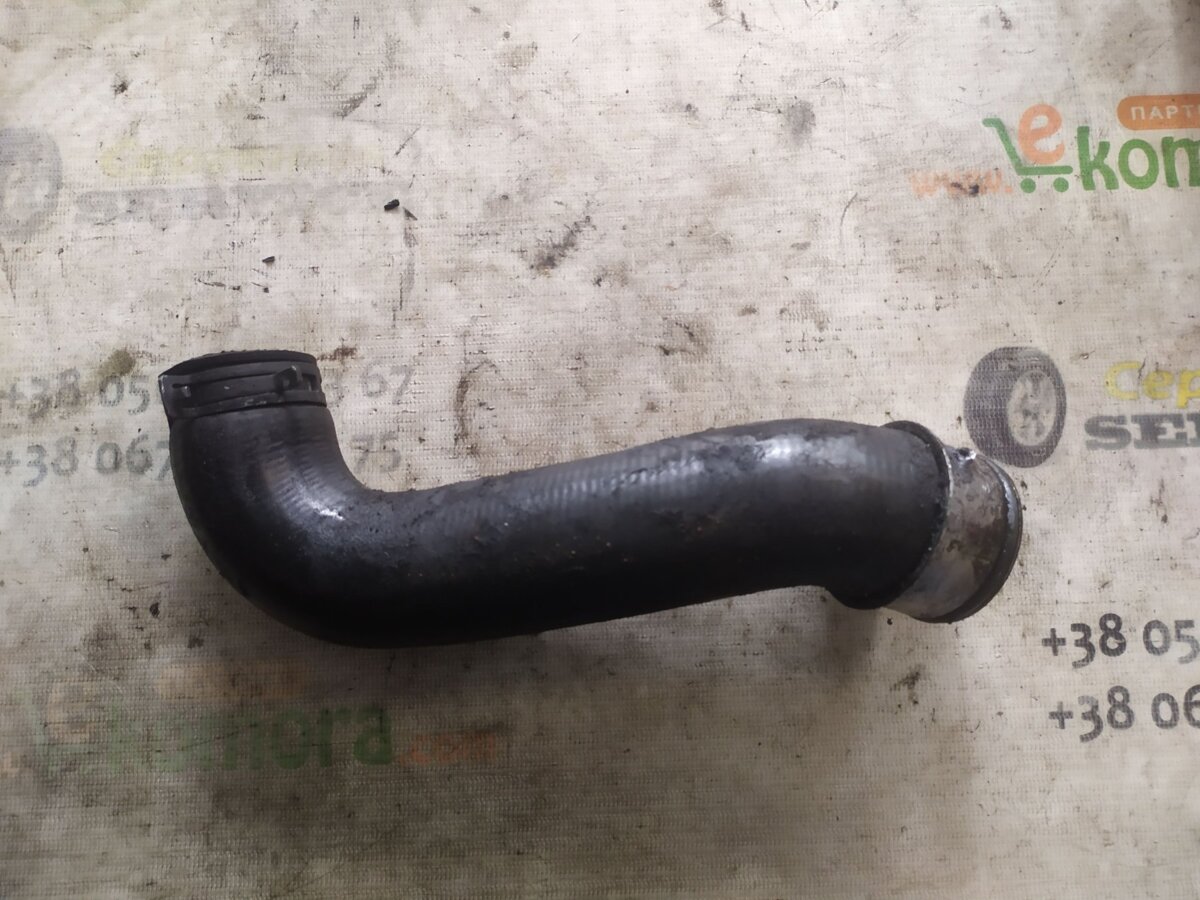 Патрубок інтеркулера Volkswagen Golf IV (1997-2006) 1J0145828D