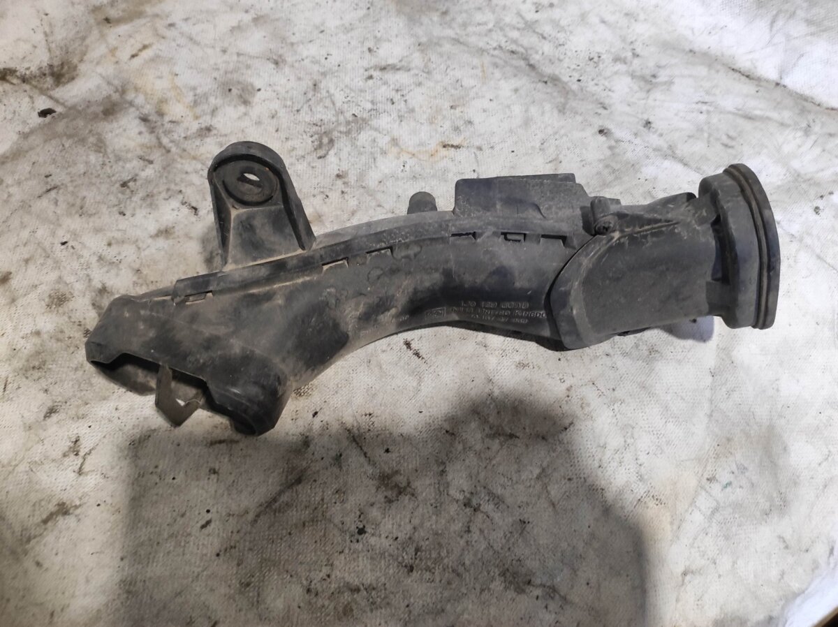 повітроприймач; повітрозабірник повітряного фільтра Volkswagen Golf IV (1997-2006) 1J0129609D