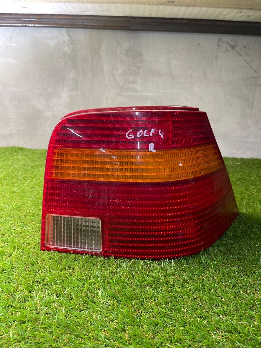 Стоп правий Volkswagen Golf IV (1997-2006) 1J6945096Q