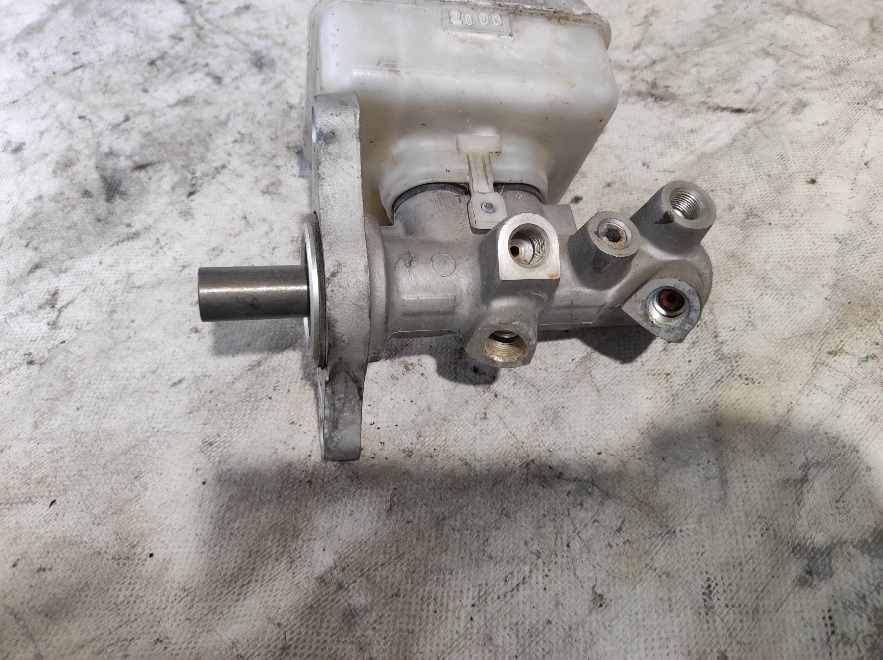 Тормозний ціліндр з бачком в зборі Volkswagen Golf IV (1997-2006) 1J1611301B