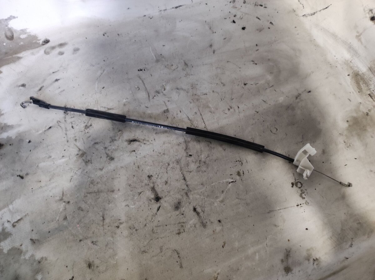 Трос "замовлення до 15:00 відправка сьогодні" Volkswagen Golf IV (1997-2006) 1J4839085J