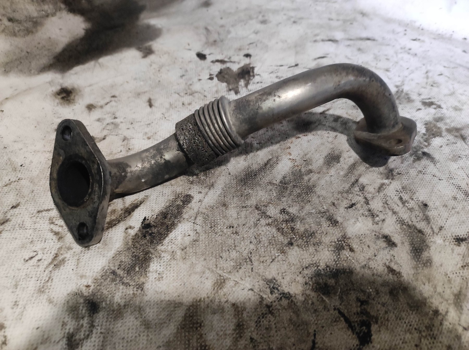 Трубка єгр Volkswagen Golf IV (1997-2006) 038131521J