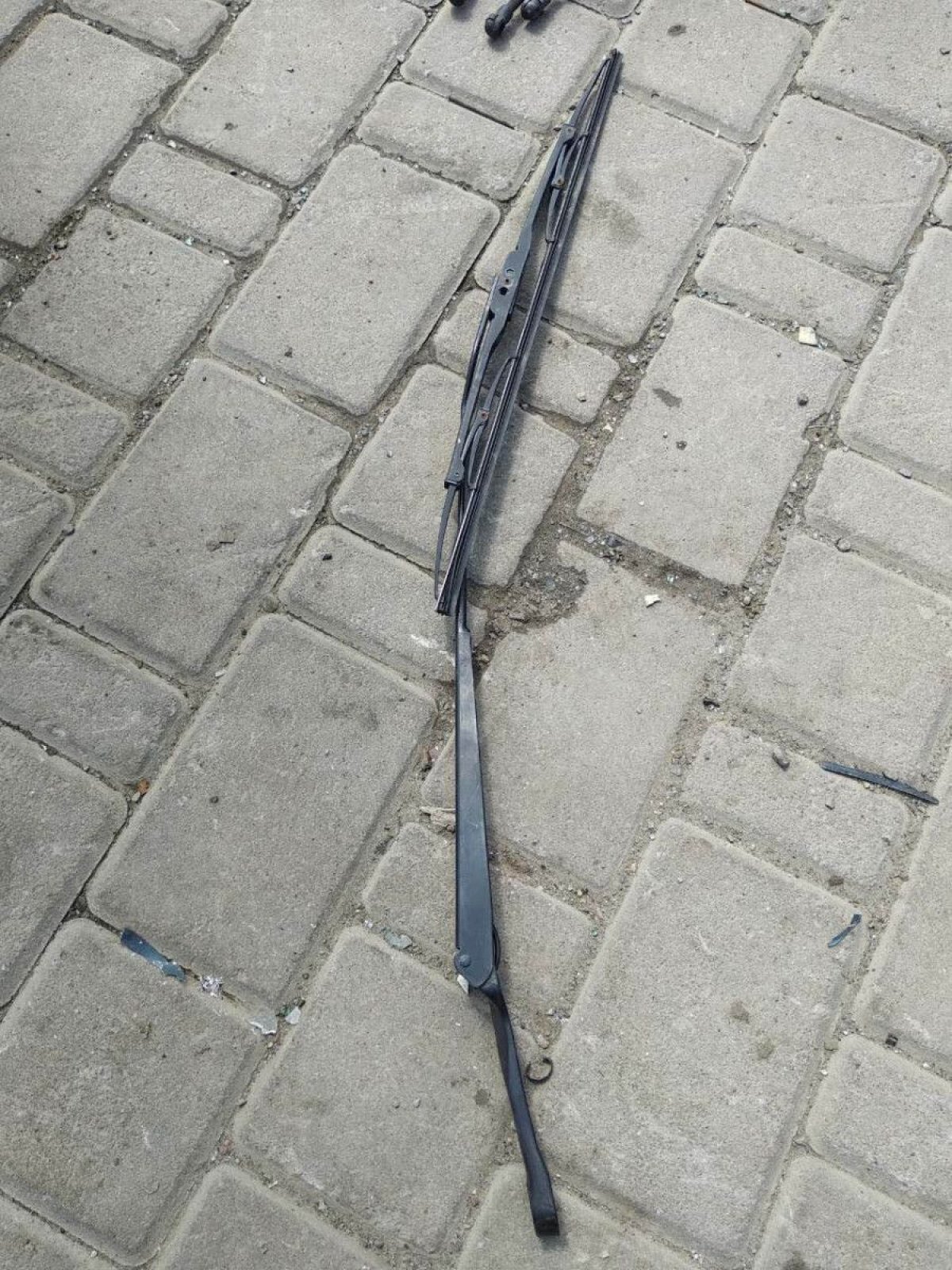 важіль двірника; важіль склоочисника; важіль-поводок двірника лобового скла; повідок двірника; повідок склоочисника; важіль-поводок склоочисника лобового скла Volkswagen Golf IV (1997-2006) 1J1955409A