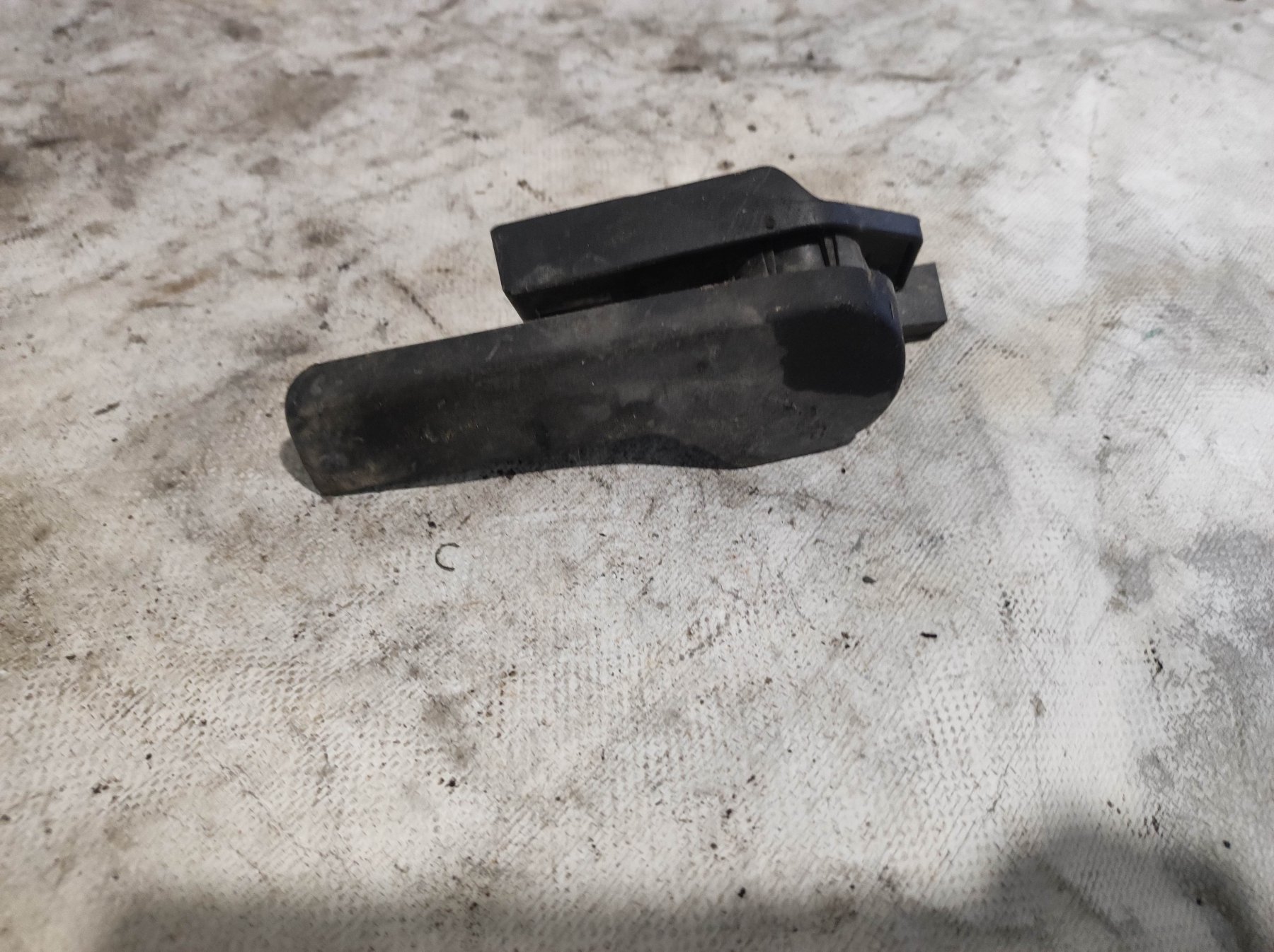 важіль відкривання капота; ручка відкриття капота; ручка відкривання капота Volkswagen Golf IV (1997-2006) 1J1823633