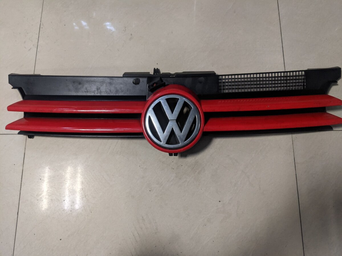захисна решітка радіатора; облицювання радіатора; решітка радіатора Volkswagen Golf IV (1997-2006) 1J0853653C