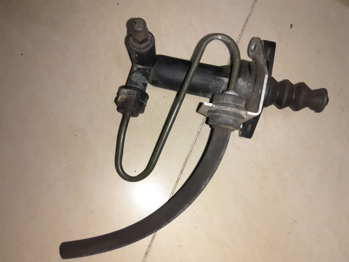 актуатор зчеплення; циліндр зчеплення, робочий Volkswagen Golf V (2003-2009) 6Q0721261F