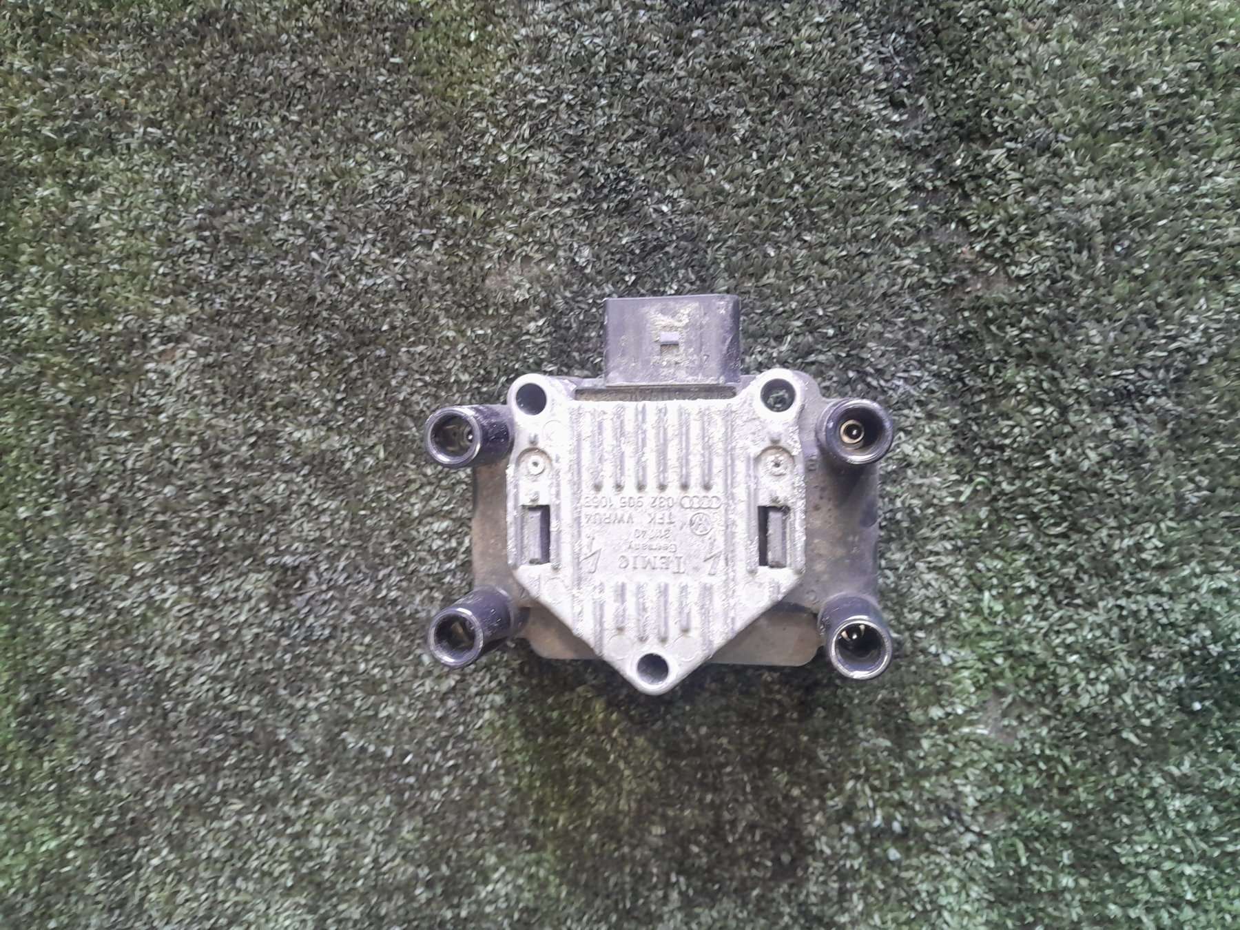Котушка запалювання Volkswagen Golf V (2003-2009) 06B906051