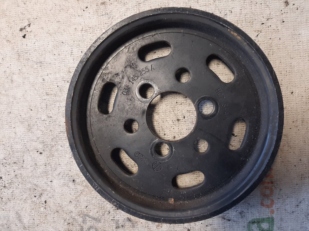 Шків насоса гідропідсилювача Volkswagen Golf V (2003-2009) 038145255A