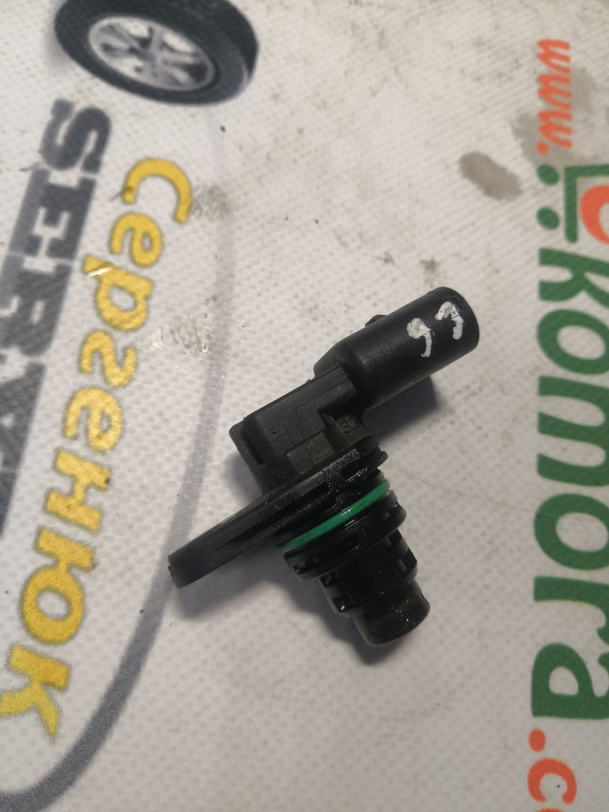 датчик обуртів распредвалу; датчик положення розподільного валу; датчик розподільного вала; датчик фаз; датчик частоти обертання розподілвалу; дпрв; датчик положення розподільного Volkswagen Golf VI (2008-2012) 030907601E