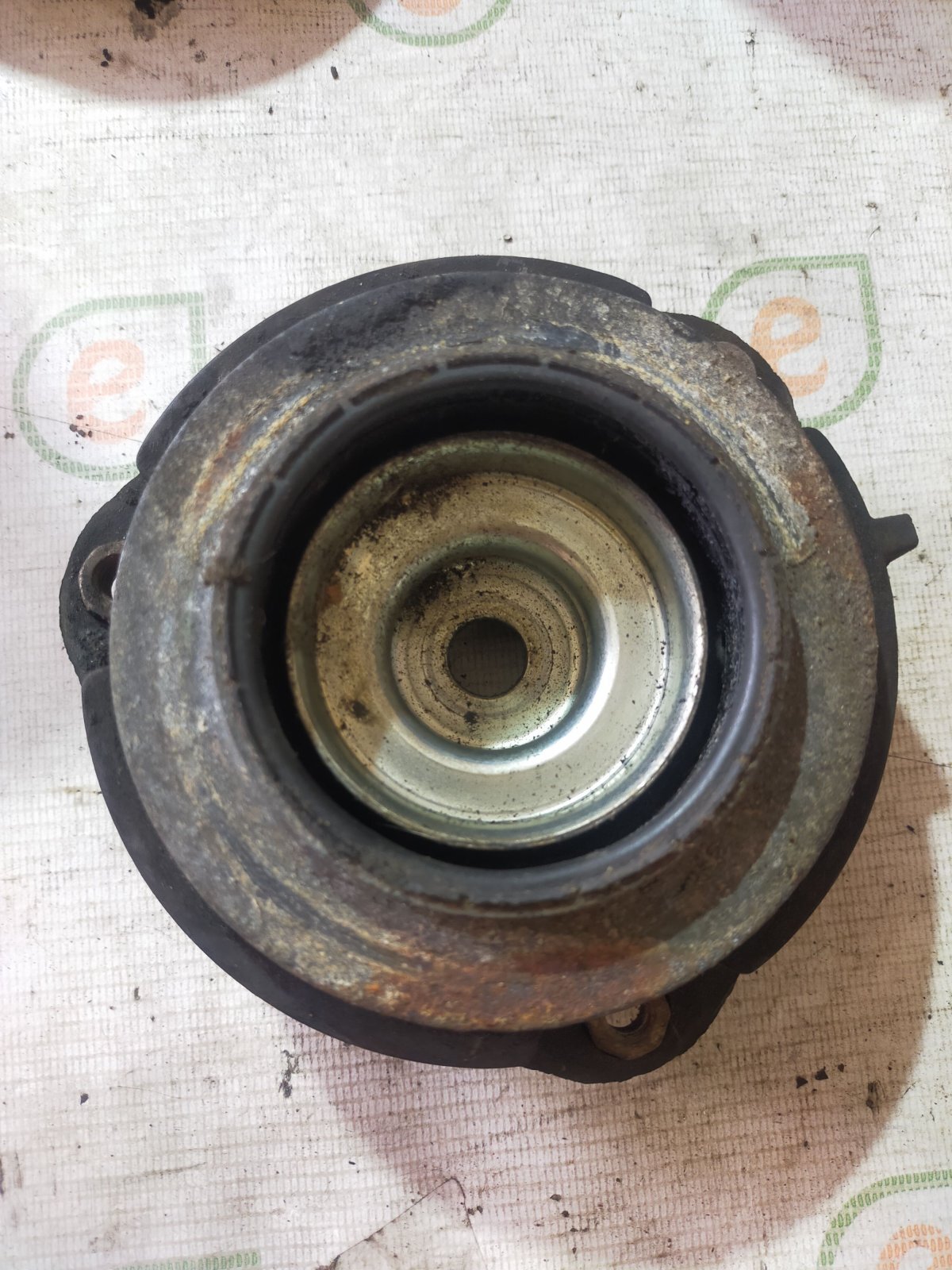 Опора амортизаційної стійки Volkswagen Golf VI (2008-2012) 1K0412331C