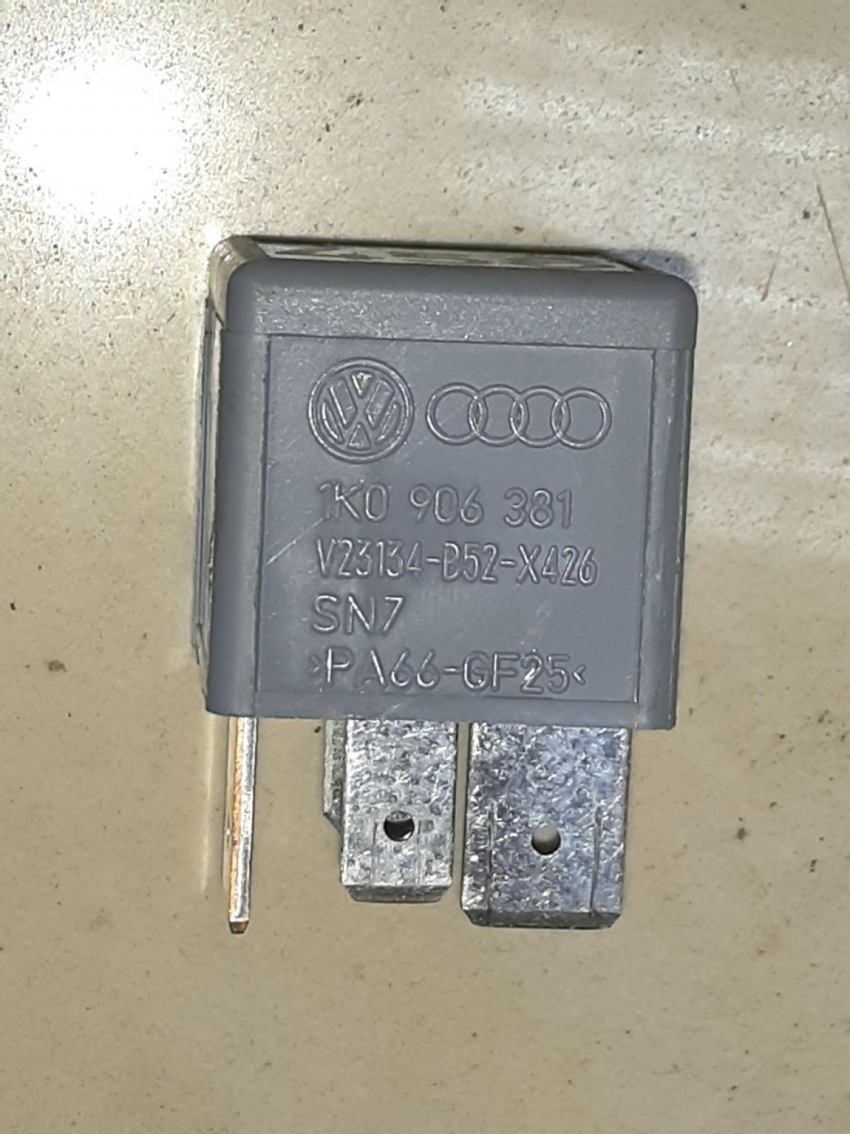 Реле (ое якість) Volkswagen Golf VI (2008-2012) 1K0906381