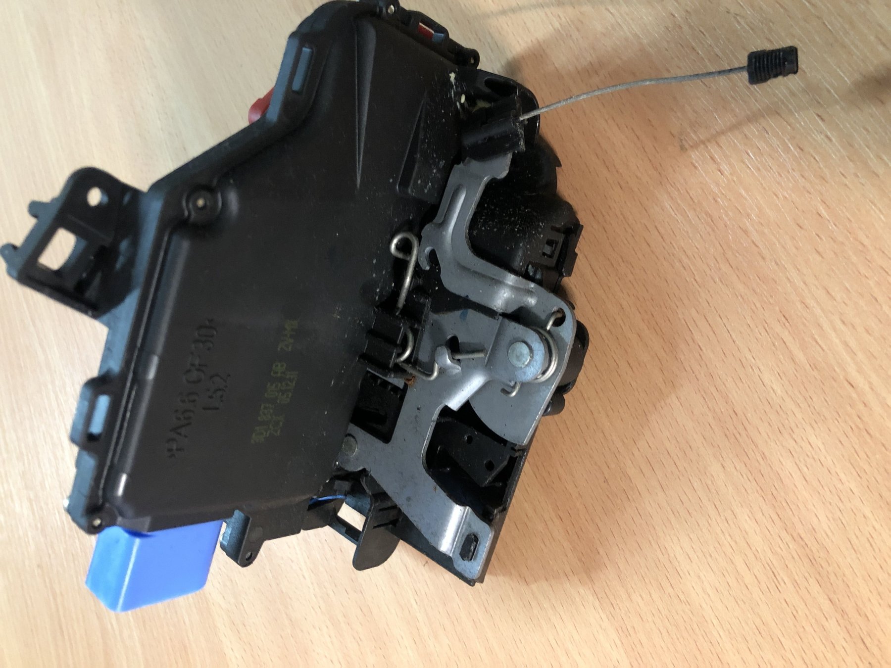 замок водійських дверей; замок дверей водія; замок передніх дверей, лівих; запор кабіни; замок передньої двері, лівої Volkswagen Golf VI (2008-2012) 3D1837015AB