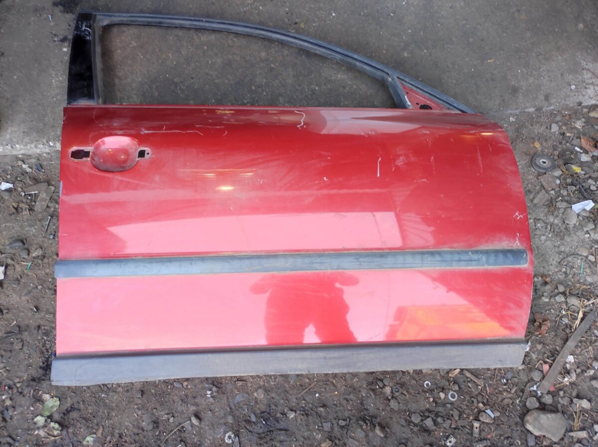 двері (передні кабіни в зборі; Двері передні, праві; Пасажирські передні двері) Volkswagen Passat B5 (1996-2005) 3B4831052BE