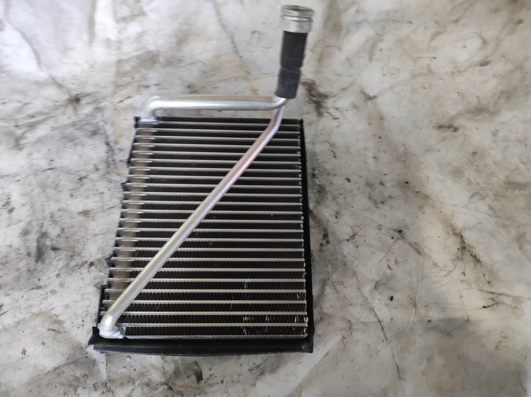 охолоджувач повітря; радіатор кондиціонера салонний, випарник; радіатор опалювача салону Volkswagen Passat B5 (1996-2005) 8D1820103D