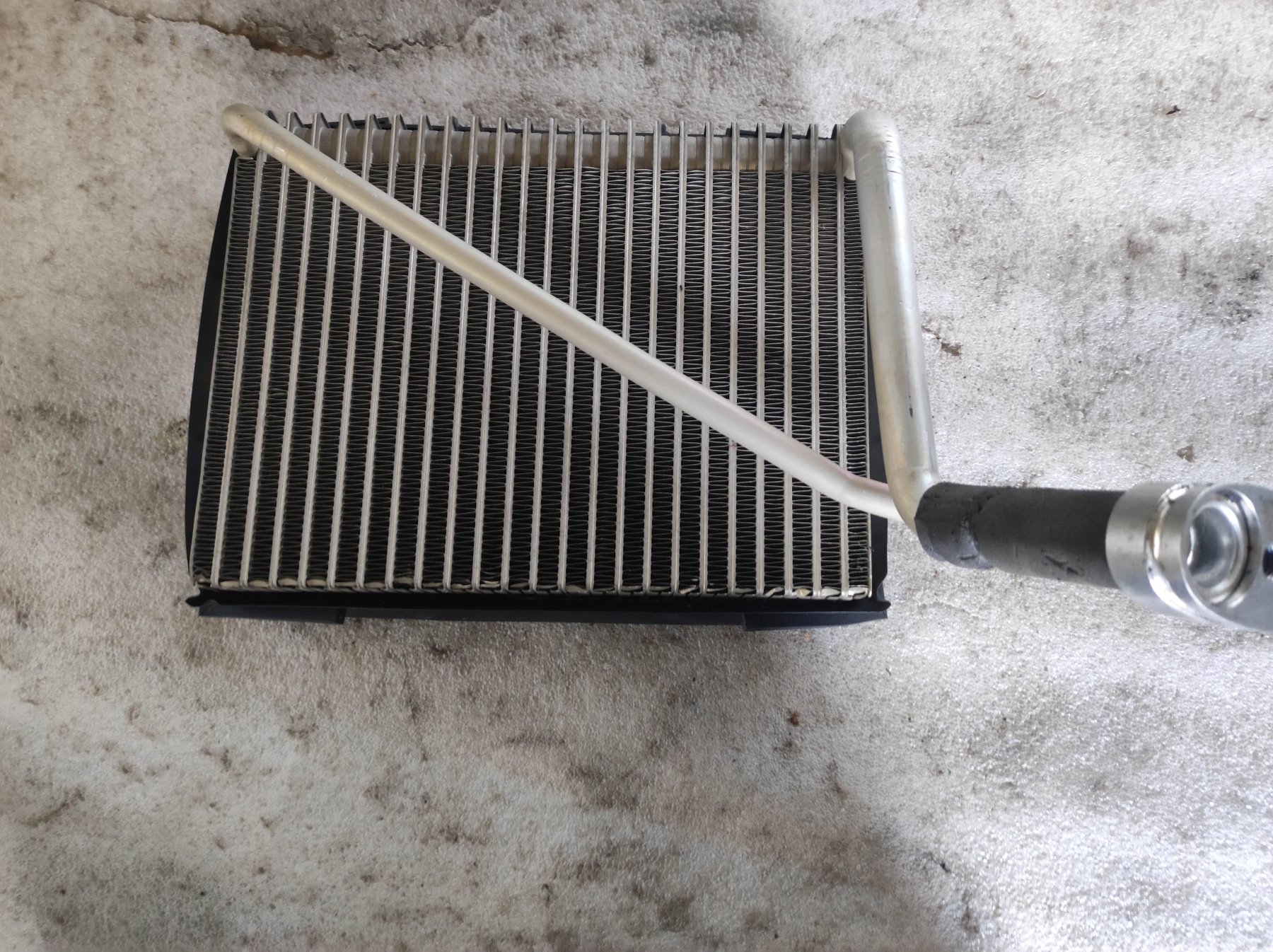 охолоджувач повітря; радіатор кондиціонера салонний, випарник; радіатор опалювача салону Volkswagen Passat B5 (1996-2005) 8D1820103D