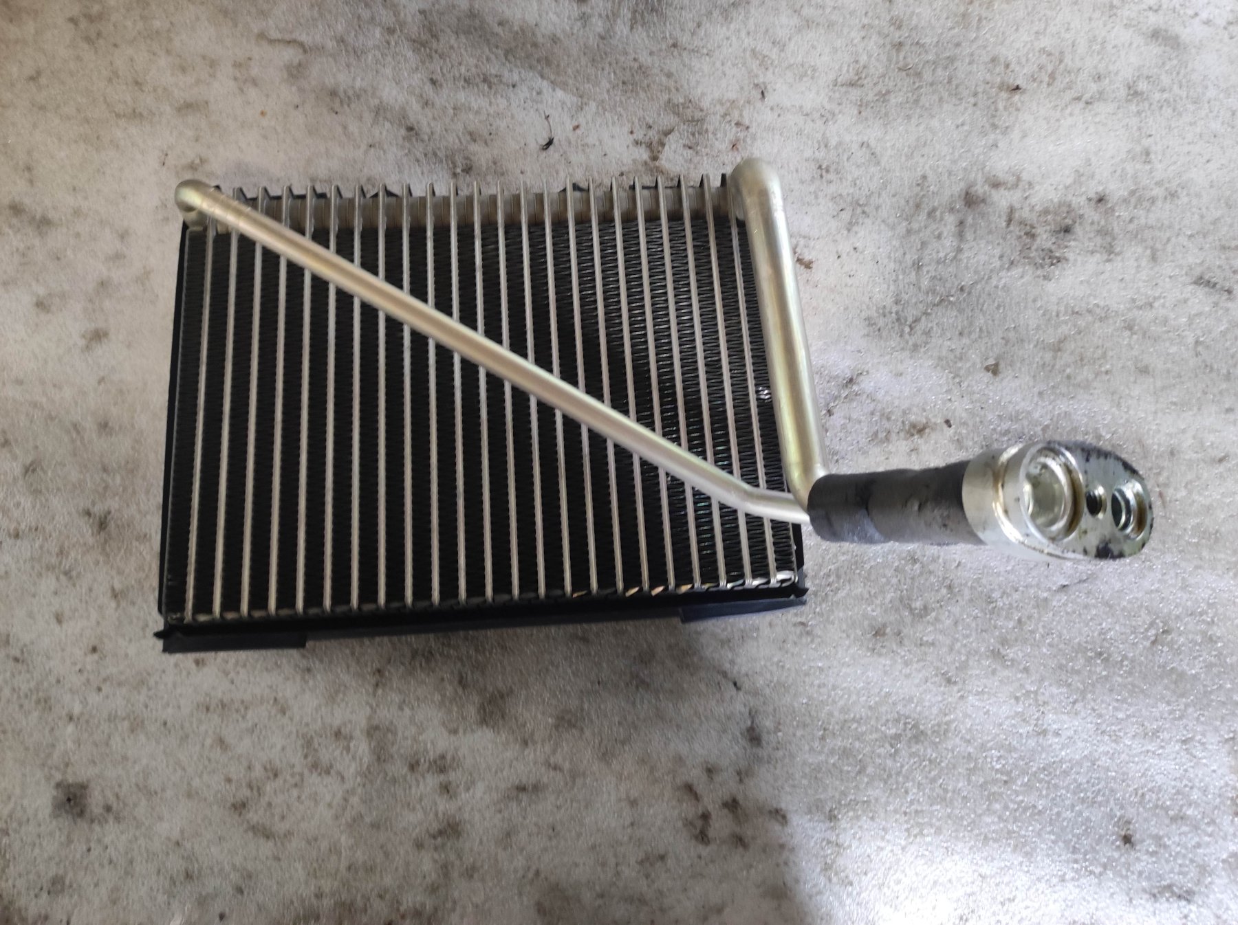 охолоджувач повітря; радіатор кондиціонера салонний, випарник; радіатор опалювача салону Volkswagen Passat B5 (1996-2005) 8D1820103D