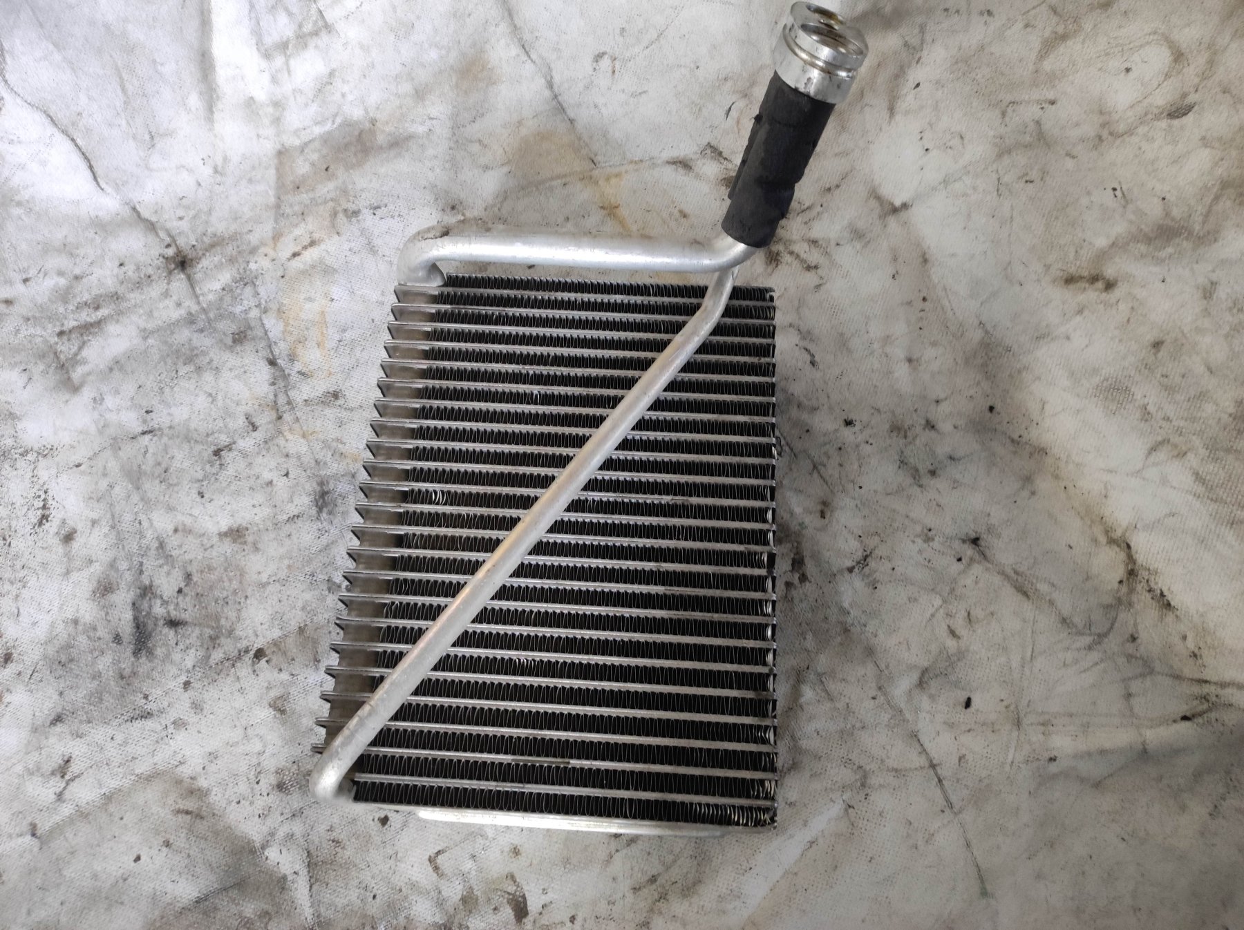 охолоджувач повітря; радіатор кондиціонера салонний, випарник; радіатор опалювача салону Volkswagen Passat B5 (1996-2005) 8D1820103D