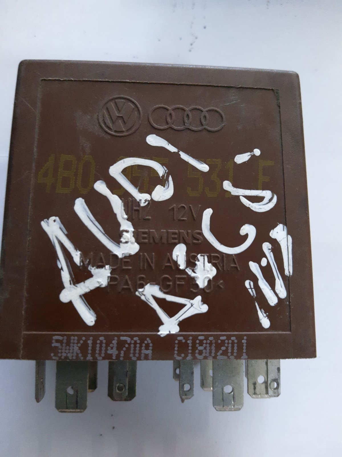 Реле склоочисн.після 2000р.4b0955531e 4b0955531c Volkswagen Passat B5 (1996-2005) 4B0955531E