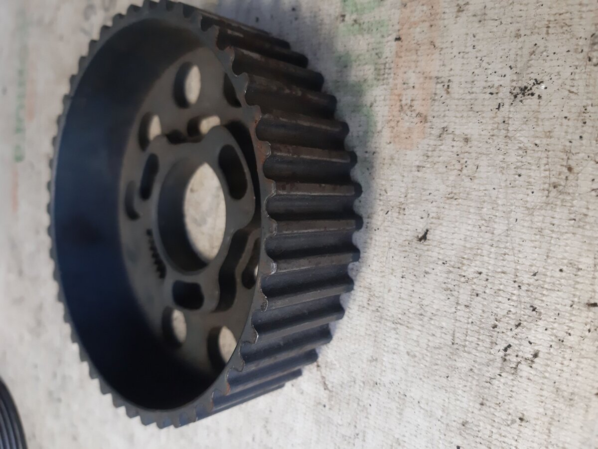 Автозапчастина Volkswagen Passat B6 (2005-2010) 038109111E