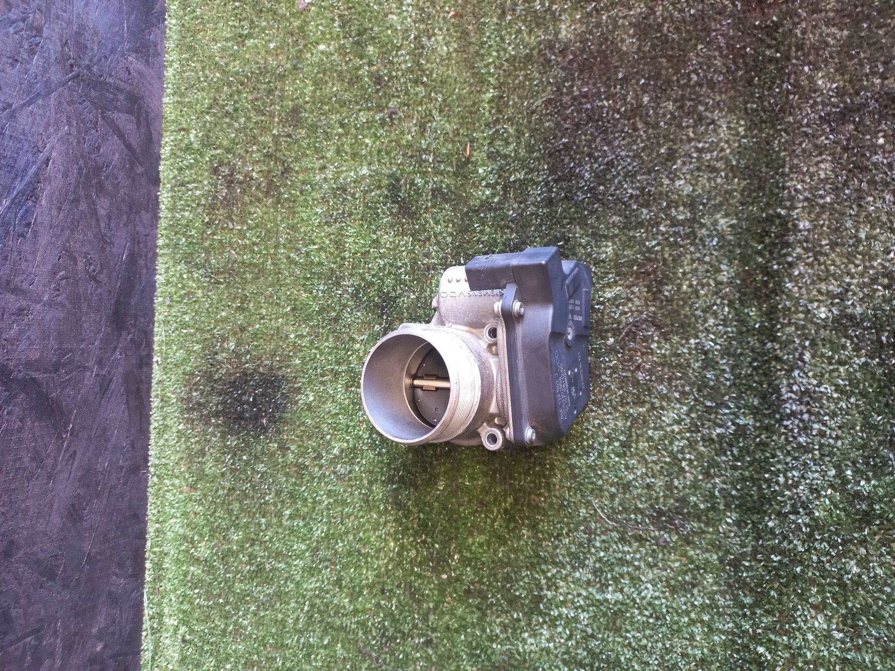 Дросельна заслонка Volkswagen Passat B6 (2005-2010) 06F133062J