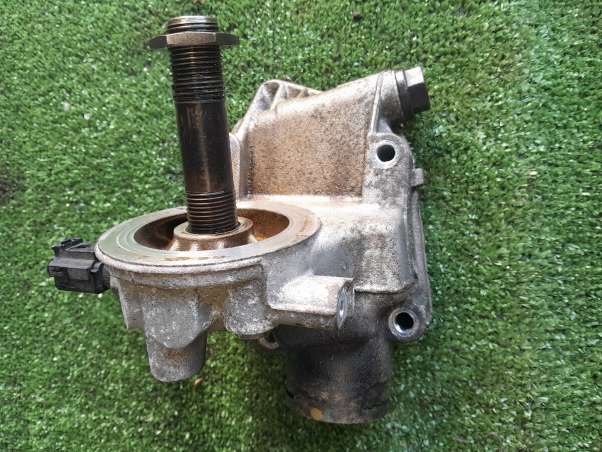 Корпус масляного фільтра Volkswagen Passat B6 (2005-2010) 06A115417