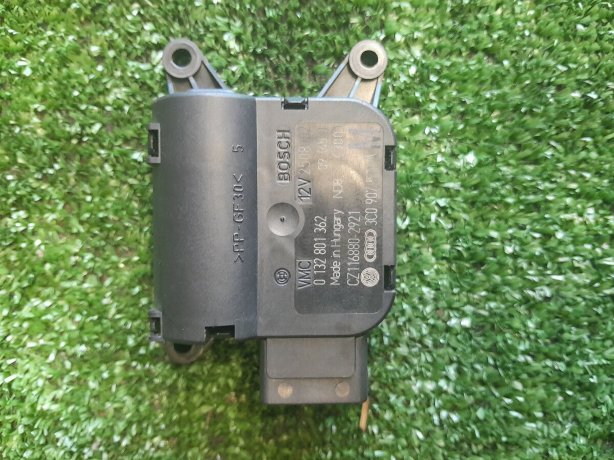 Привід заслінки пічки Volkswagen Passat B6 (2005-2010) 3C0907511A