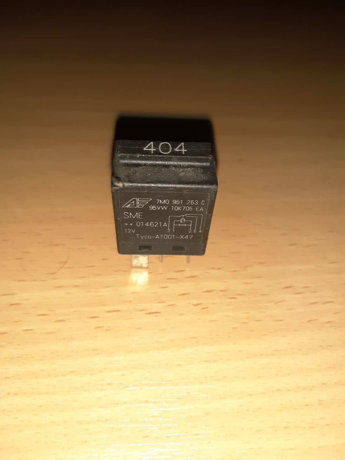 Реле 404. OE: ; Volkswagen Passat B6 (2005-2010) 7M0951253C