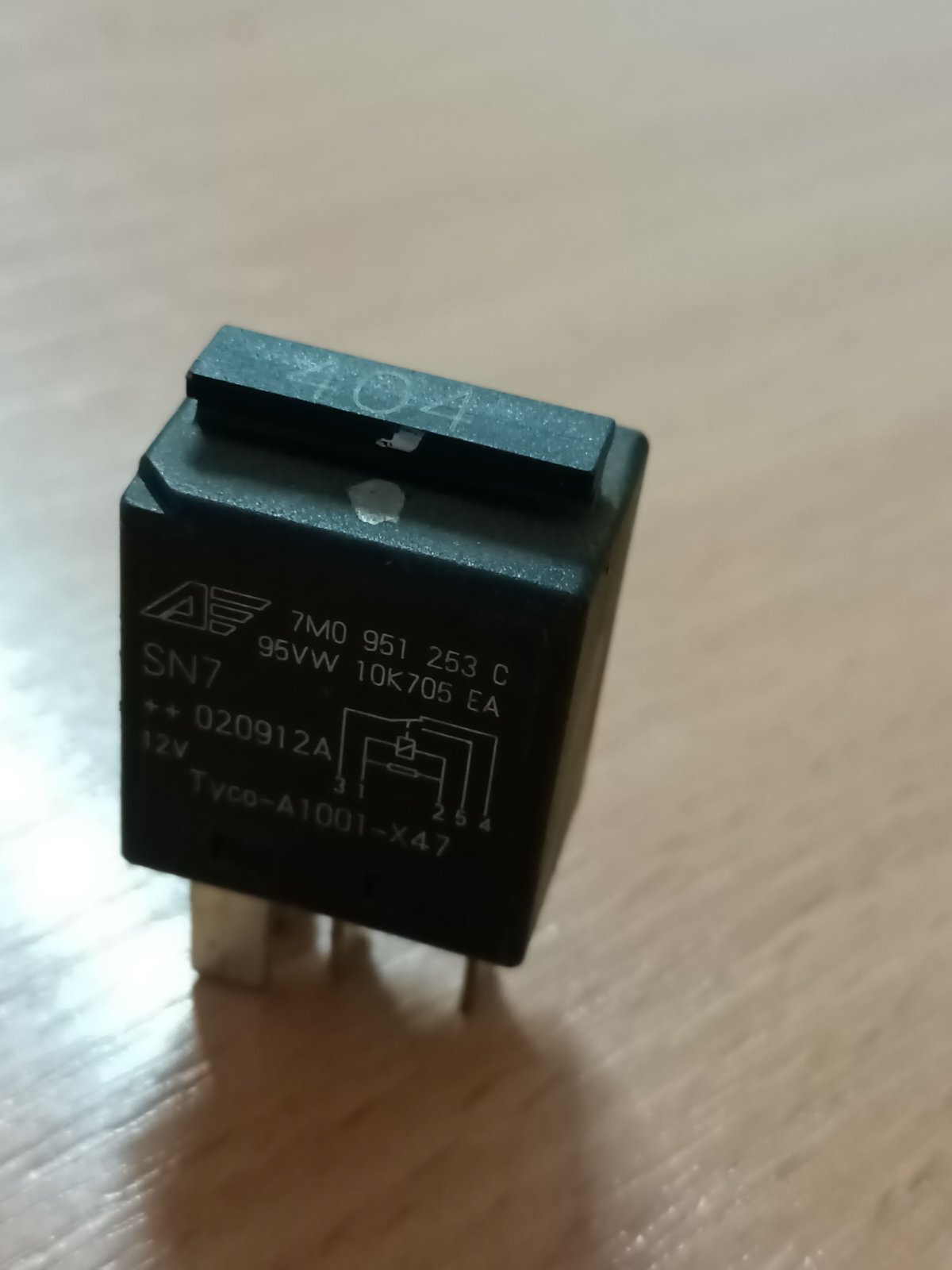 Реле 404. OE: ; Volkswagen Passat B6 (2005-2010) 7M0951253C